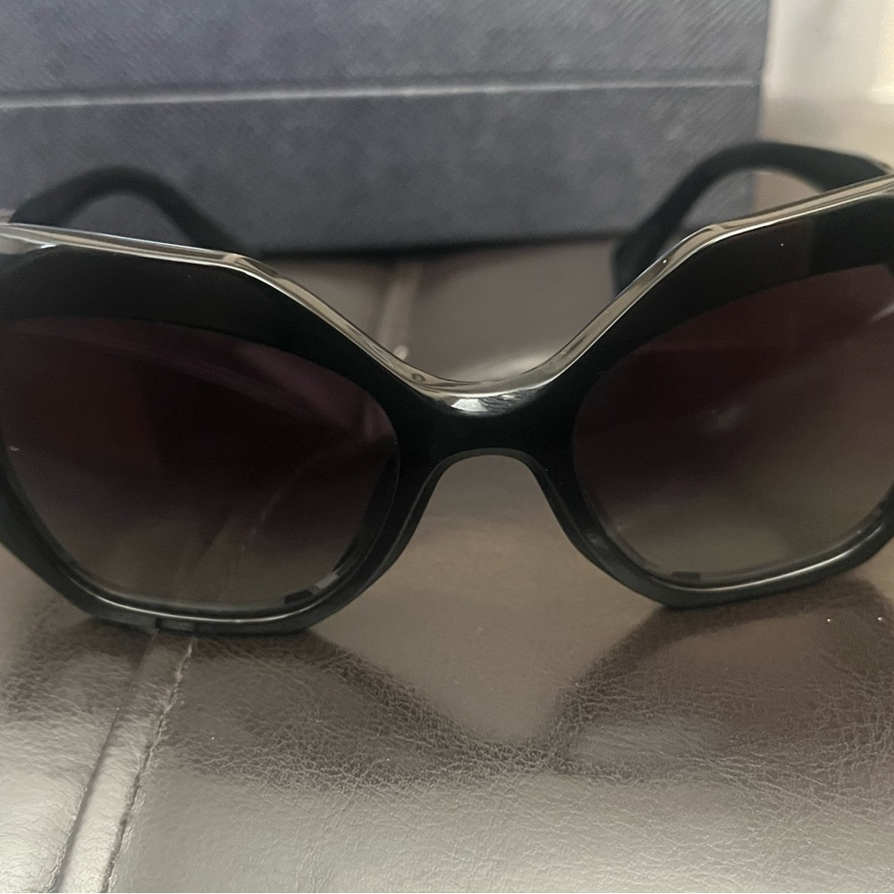 Prada Black Sunglasses Sleek Modern Design. - Picture 4 of 11
